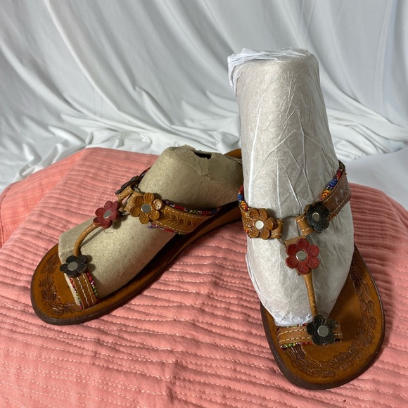 Size 8, Brown, Leather sandals with toe loop - Picture 8 of 12